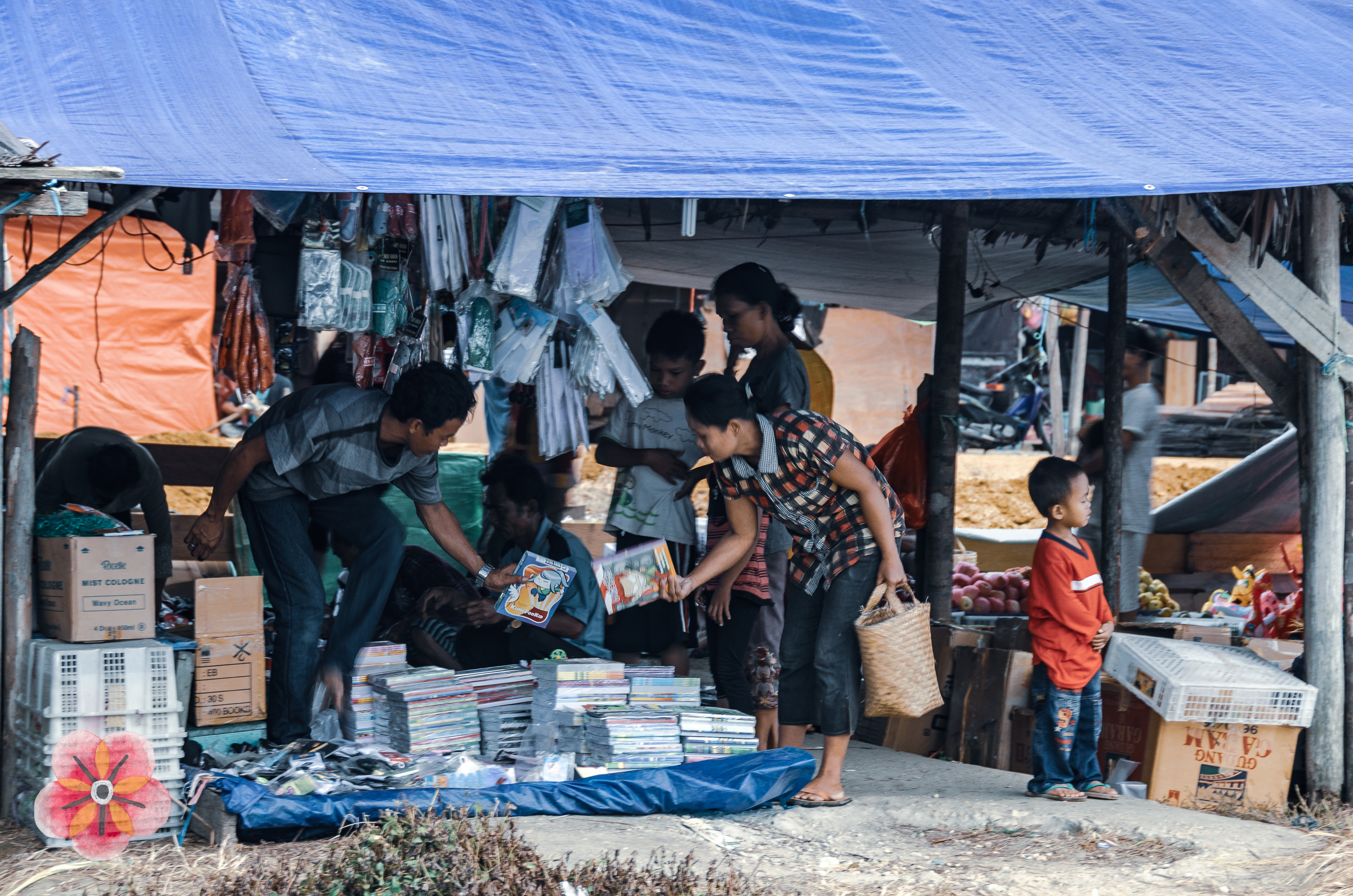 Central Kalimantan: market and daily exchange · image 10